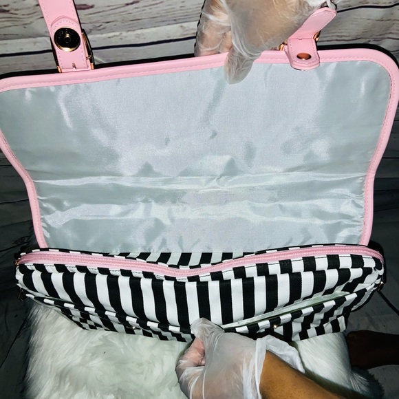 Love book 15.6” Laptop Handbag Office Shoulder - Picture 6 of 9